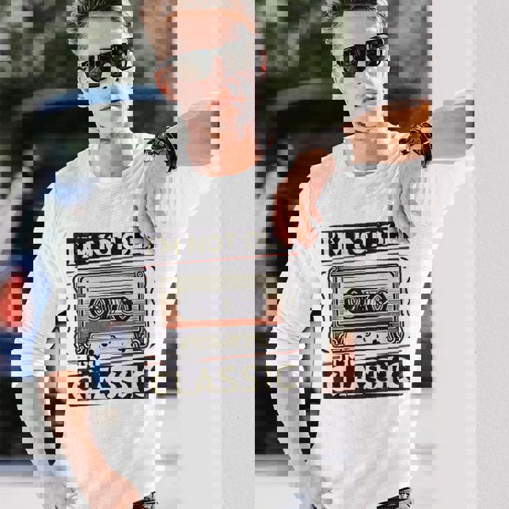 私は老けていない 私はクラシック 面白いレトロ テクニック 長袖Tシャツ 彼への贈り物