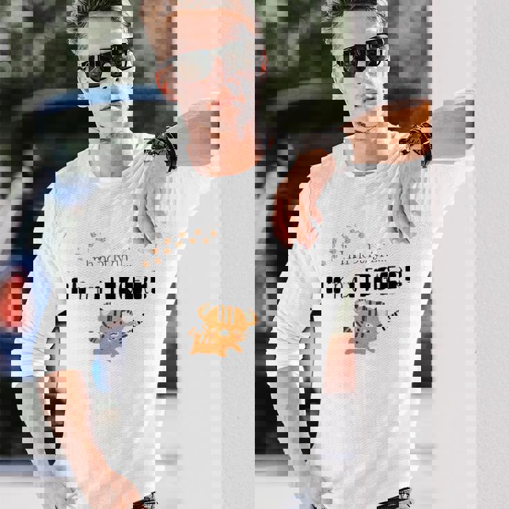 私は虎だ！ロア！ 長袖Tシャツ 彼への贈り物