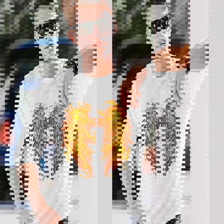 裏面に燃える天使の翼 火の羽 長袖Tシャツ 彼への贈り物