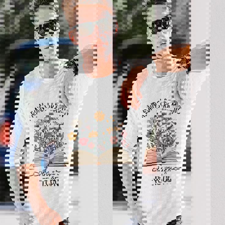 読書は目で見る夢を見る本好き読者 長袖tシャツ 長袖Tシャツ 彼への贈り物