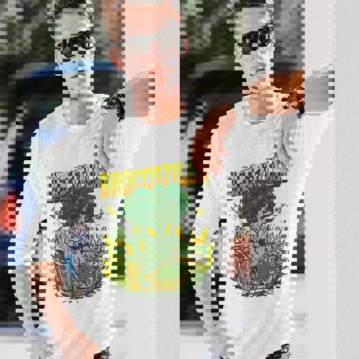 都市を攻撃する巨大なブロッコリーモンスター面白いブロッコリー 長袖Tシャツ 彼への贈り物