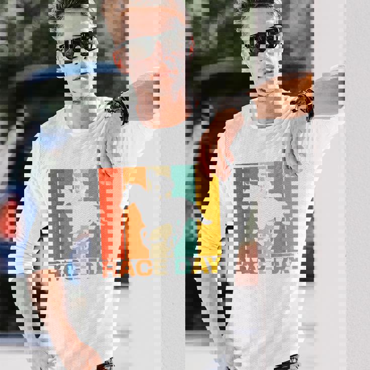 面白い 競馬 ビンテージ レースデー Ky ダービー 馬 ジョッキー 長袖Tシャツ 彼への贈り物