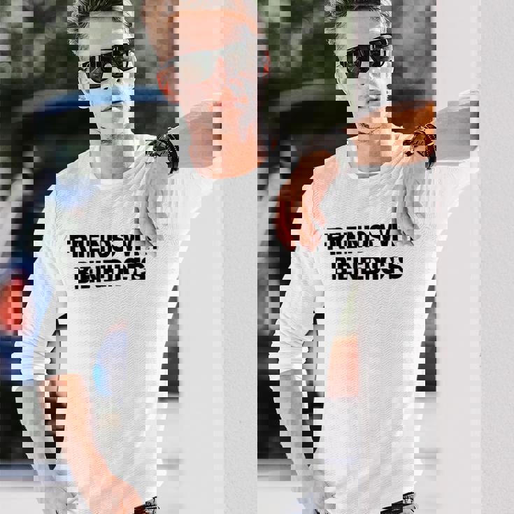 面白いエッグベネディクトの名言「ベネディクトの友達かっこいい」 長袖Tシャツ 彼への贈り物