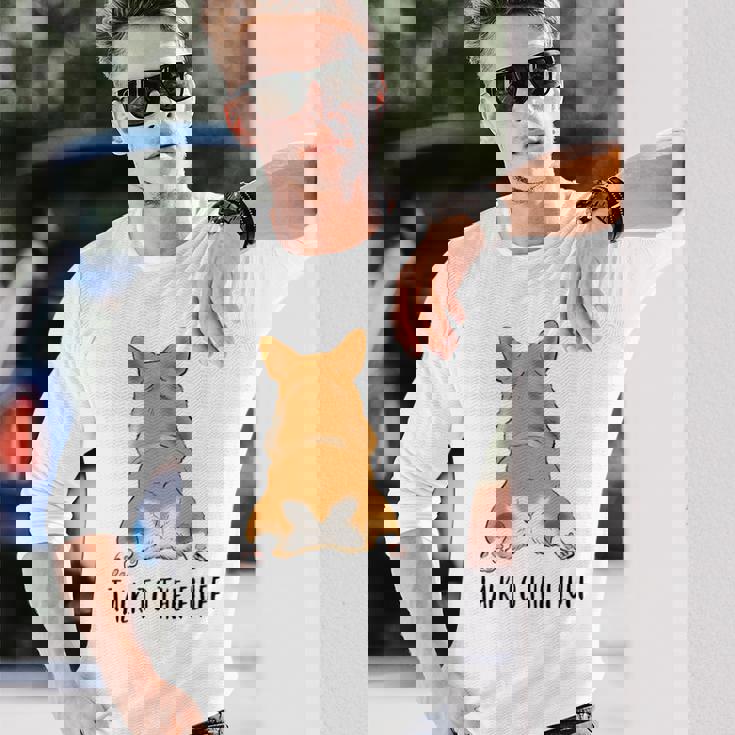 面白いコーギー、コーギーバット、コーギースプルーティング、コーギーママへのギフト。 長袖Tシャツ 彼への贈り物