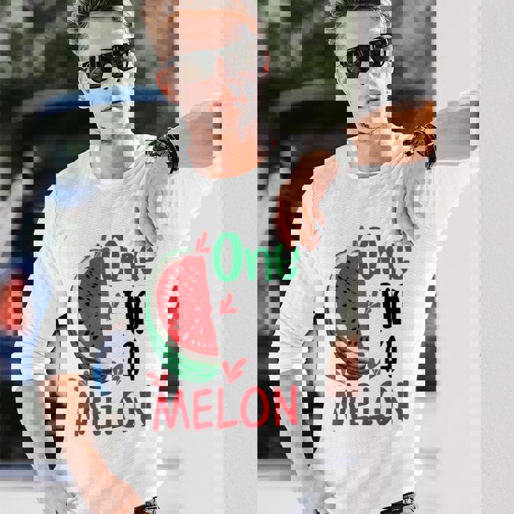 面白いスイカ ハワイのビーチでの休暇 メロンの中のかわいいもの 長袖Tシャツ 彼への贈り物