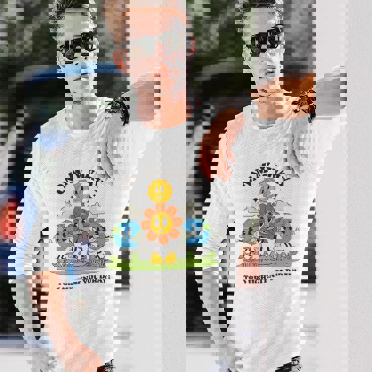 面白いポジティブスマイルサンガーデンハッピーガーデナー植物が育つ 長袖tシャツ 長袖Tシャツ 彼への贈り物