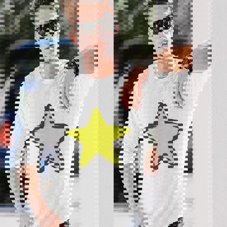 黄色い星と黒のアウトライン 長袖Tシャツ 彼への贈り物