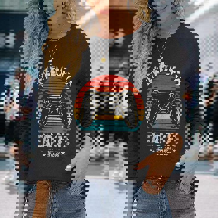 3人のお父さんにレベルアップ 再び3人のパパ 2025 父の日 長袖Tシャツ 彼女への贈り物