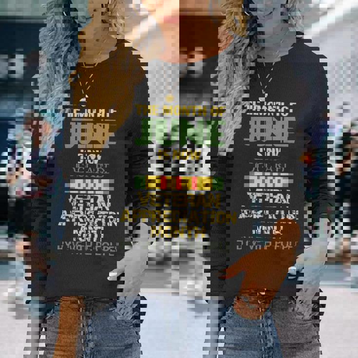 6月が退役軍人感謝月間として宣言されました 長袖Tシャツ 彼女への贈り物