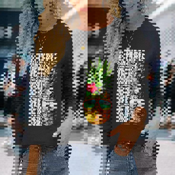Be A Pineapple Wear A Crownweet Inside アロハ・ハワイパイナップル 長袖Tシャツ 彼女への贈り物