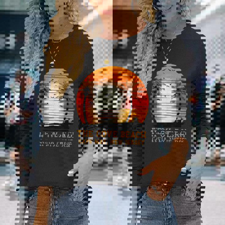 The Cove Beach Cape May New Jersey ビンテージ サンセット レトロ 太陽 長袖Tシャツ 彼女への贈り物