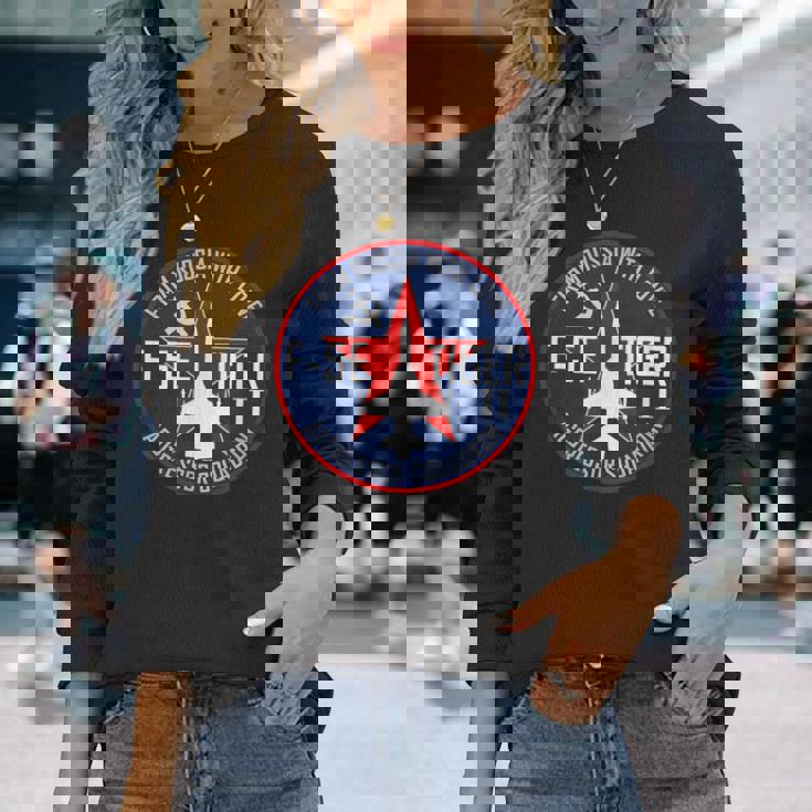 F-5E タイガーii 長袖Tシャツ 彼女への贈り物