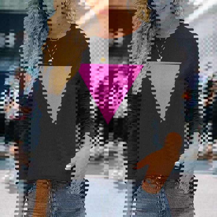 Gay Pride Upside Down Pink Triangle 長袖Tシャツ 彼女への贈り物