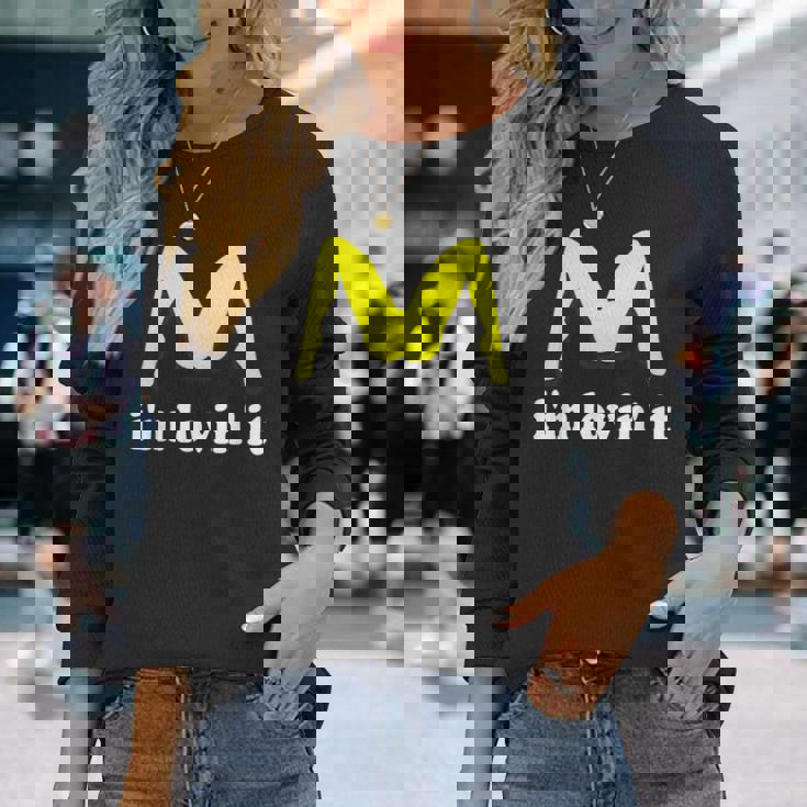 I'm Lovin' It ユーモラスな攻撃的なイヌエンド 長袖Tシャツ 彼女への贈り物