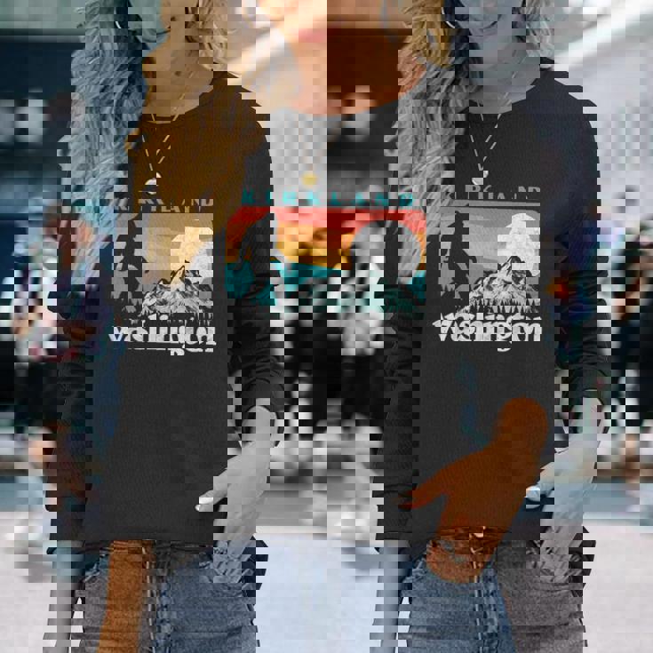 Kirkland Washington Retro 80S Bigfoot 長袖Tシャツ 彼女への贈り物