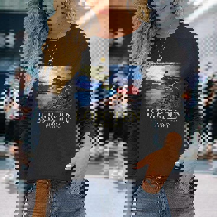 Lofoten ノルウェー キャビン ノルディック フィヨルド ベルゲン オーロラ 長袖Tシャツ 彼女への贈り物