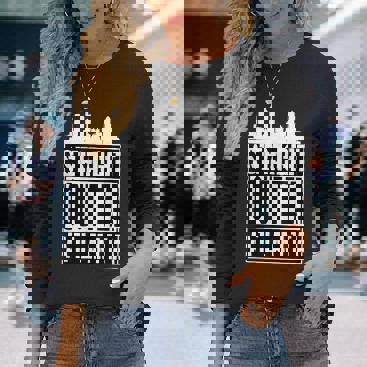 Straight Outta Atlanta 都市のシルエット 長袖Tシャツ 彼女への贈り物