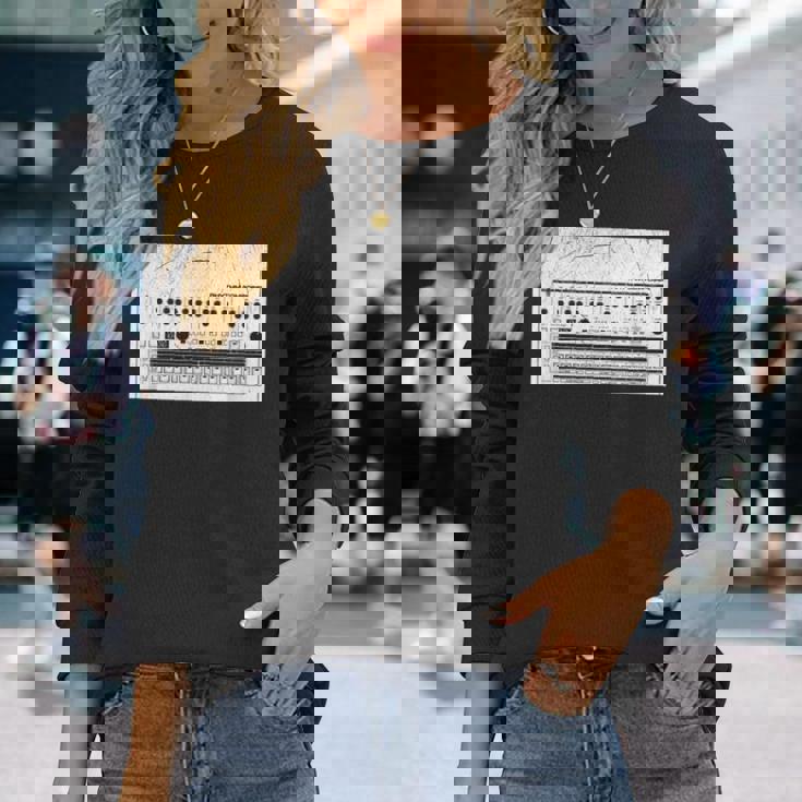 Synthesizer アナログシンセドラムマシン コンピューターヴィンテージオタク 長袖Tシャツ 彼女への贈り物