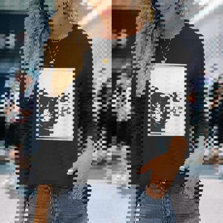 ねこさん Neko ハチワレ『まどの なか から』【どうぶつフレンズ】フキゲンネコ 猫 顔 窓 イラスト 長袖Tシャツ 彼女への贈り物