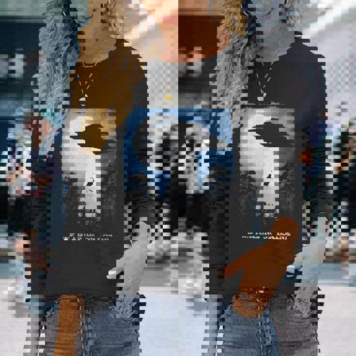 エイリアン アブダクション 牛 Ufo We Are Not Alone ギフト 長袖Tシャツ 彼女への贈り物