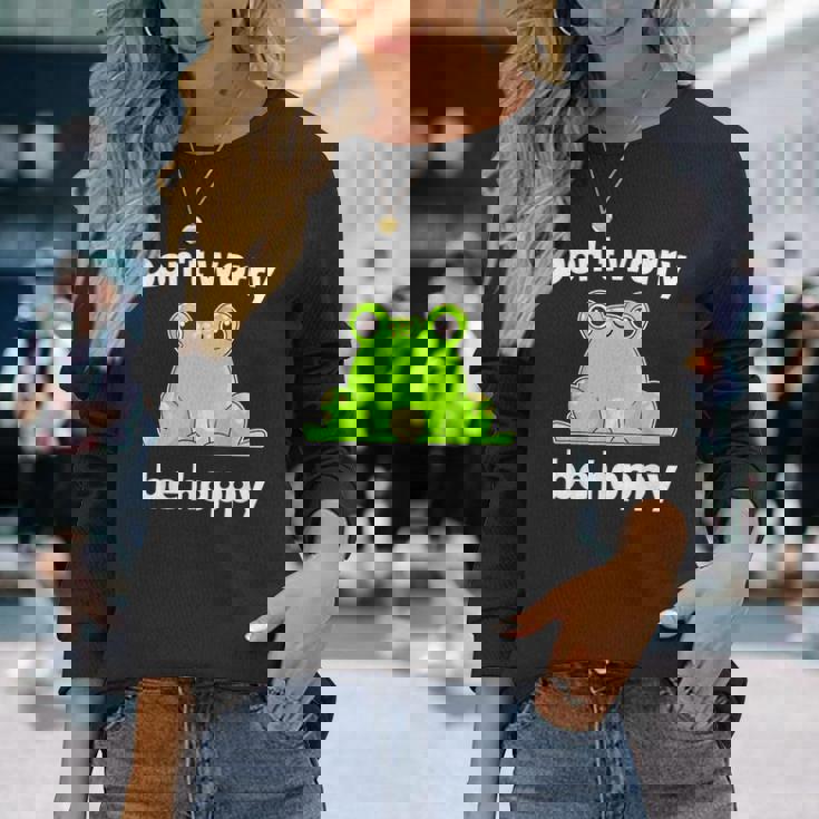 カエルのモチーフ面白いカエルのことわざは私にキスします Frog Motif Frogs Worry Hoppy 長袖Tシャツ 彼女への贈り物