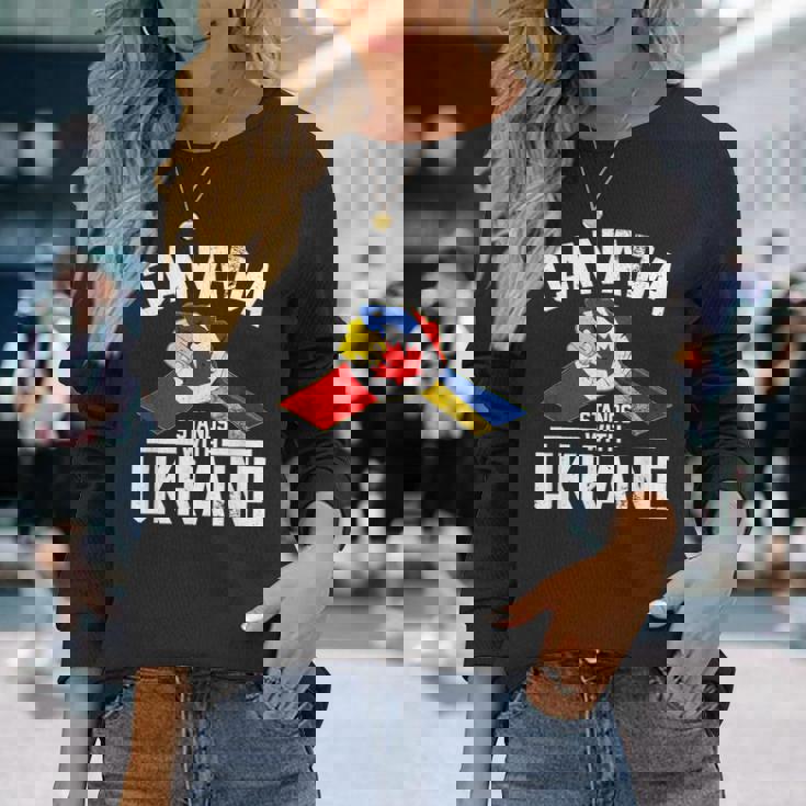 カナダはウクライナのウクライナのカナダの旗のtシャツで立ちます 長袖Tシャツ 彼女への贈り物