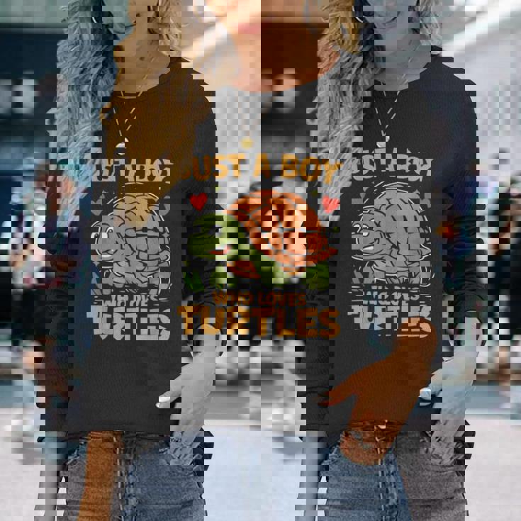 カメが大好きな少年 長袖Tシャツ 彼女への贈り物