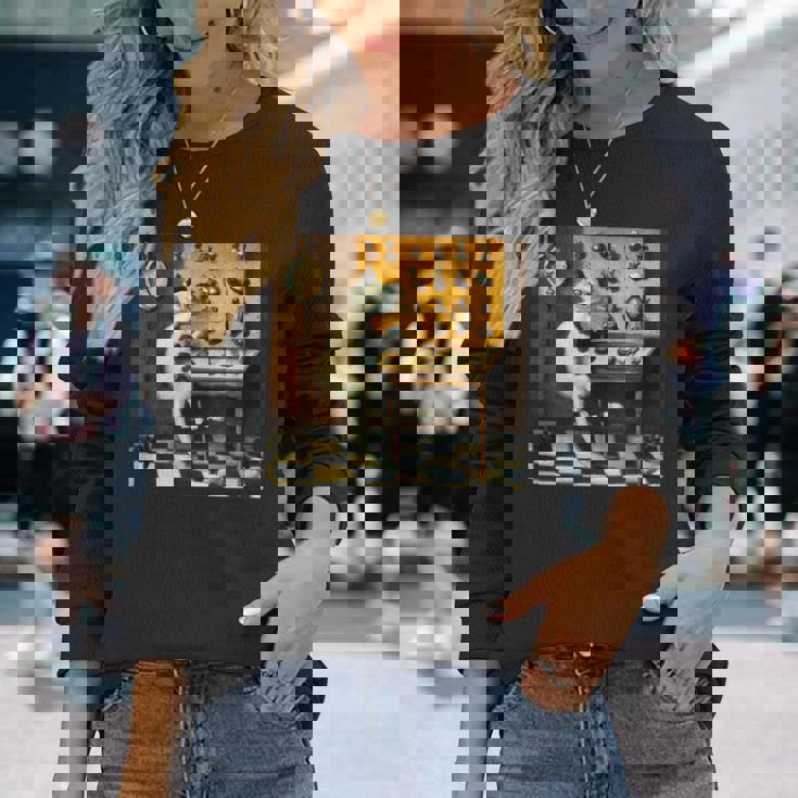 シュールレアリスト絵画 チェスをする猫とサルバドール・ダリ 長袖Tシャツ 彼女への贈り物