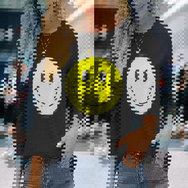 スマイル フェイス 笑顔（ベーシック）【スマイリー】ニコニコ 絵文字 黄色 ポップ かわいい イラスト 長袖Tシャツ 彼女への贈り物