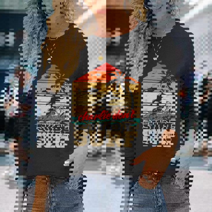 チャーリー・ドント・サーフィン・ミリタリー・ベトナム・サーフ 長袖Tシャツ 彼女への贈り物