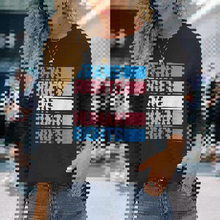 トランスライツは人権トランスジェンダープライドフラッグ 長袖Tシャツ 彼女への贈り物