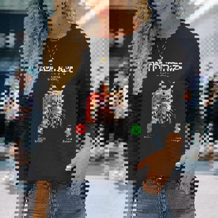 トリッピ・トロッピはブレインロット・イタリアン・ブレインロット・ミームを呼んでいる。 長袖Tシャツ 彼女への贈り物