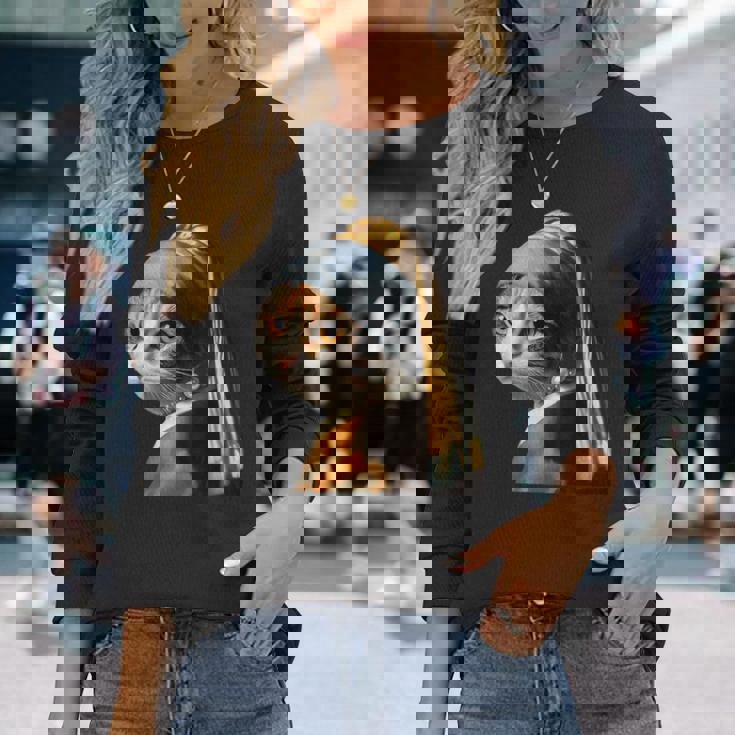 パールイヤリング付き猫 フェルメール 長袖Tシャツ 彼女への贈り物