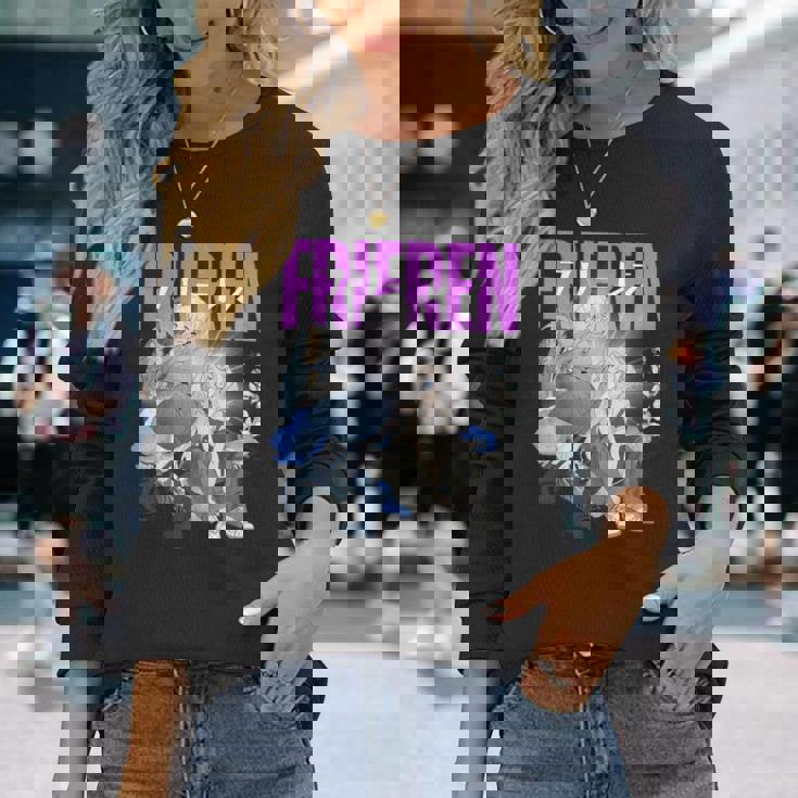 フリーレンと一緒にネモフィラの花園でくつろぐ時間。 長袖Tシャツ 彼女への贈り物