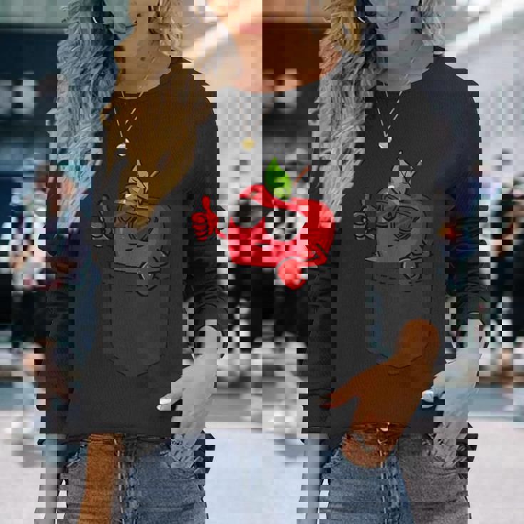 ポケットに入ったクールなリンゴ、サングラスをかけたリンゴのぞき見。 長袖Tシャツ 彼女への贈り物