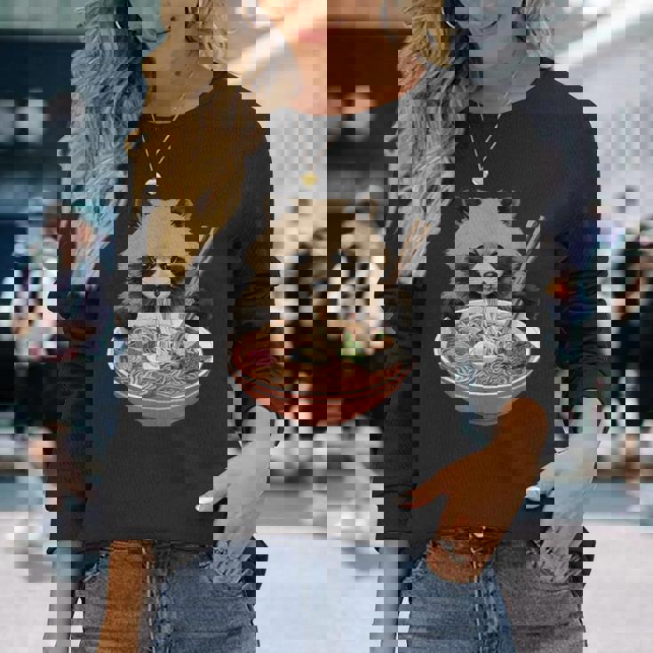 ラーメンたぬき タヌキ おもしろ ユニーク 動物 アニマル 狸 漢字 麺 グラフィック イラスト アニメ 長袖Tシャツ 彼女への贈り物