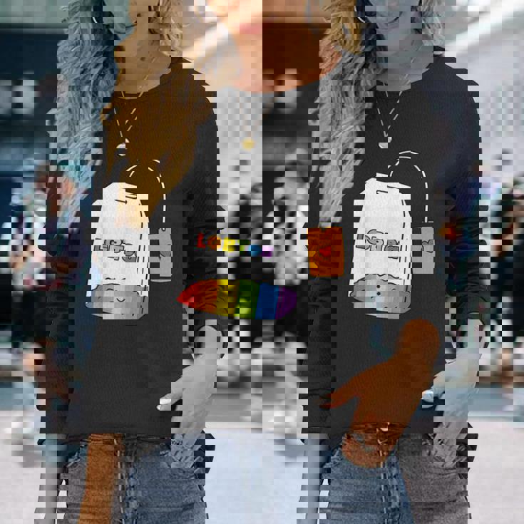 レインボーティーカップ Lgbtea Pride 愛らしいlgbtqプライド月間。 長袖Tシャツ 彼女への贈り物