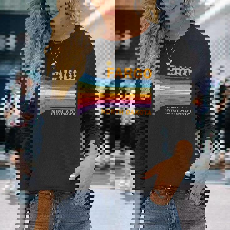 レトロ ヴィンテージ 70年代ファーゴ ノースダコタ 長袖Tシャツ 彼女への贈り物