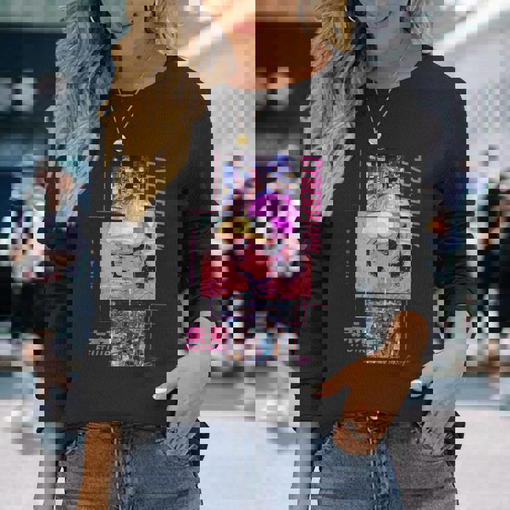 レトロなサイバーパンクヴェイパーウェーブ の 美学を取り入れた日本のサイバーパンクアニメ 長袖Tシャツ 彼女への贈り物