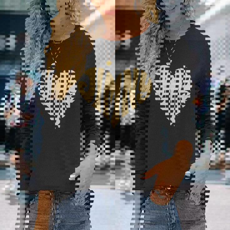 レトロなヴィンテージスタイルのラブハート。ジムニーアイボリーにフィット。 長袖Tシャツ 彼女への贈り物