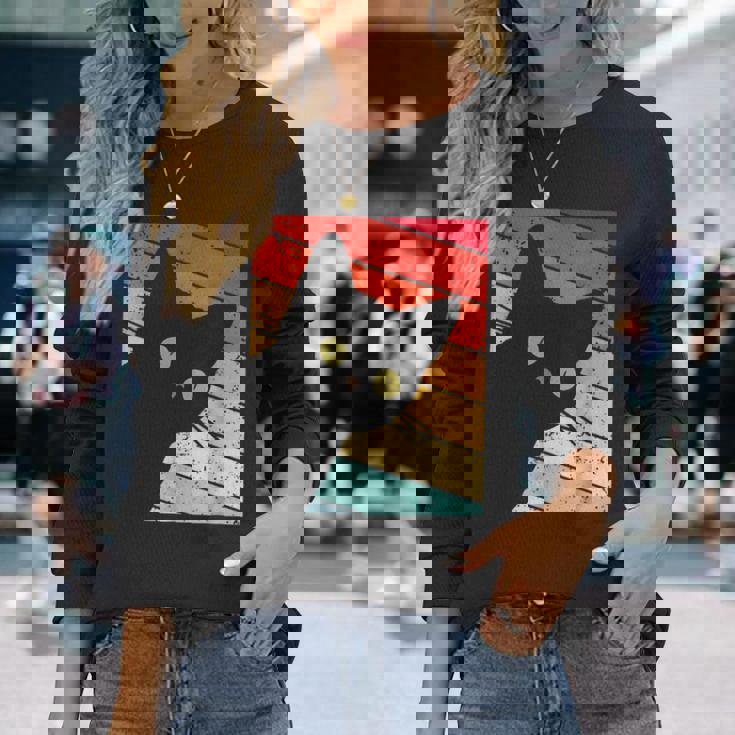 レトロな黒猫、ヴィンテージスタイルの黒猫。 長袖Tシャツ 彼女への贈り物