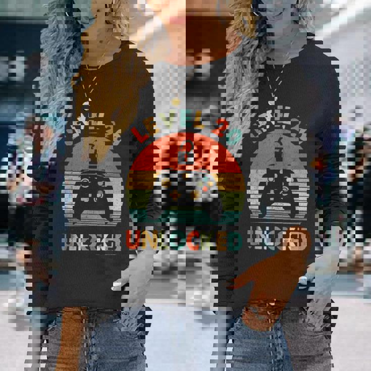 レベル 20 アンロック レトロ ヴィンテージ 面白い 20歳の誕生日 ゲーマー 長袖Tシャツ 彼女への贈り物