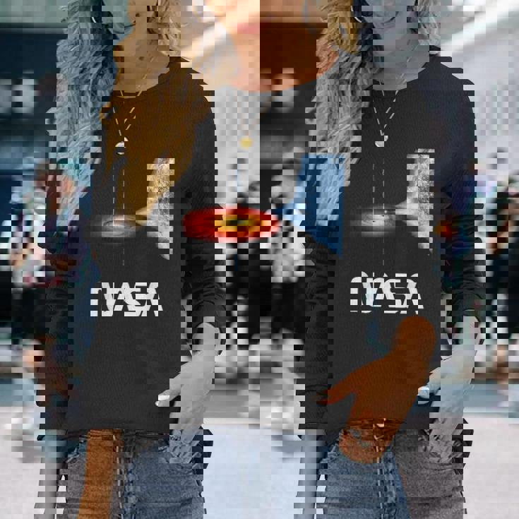 公式ライセンス。 Nasaシグナスブラックホールスペースギフト 長袖Tシャツ 彼女への贈り物