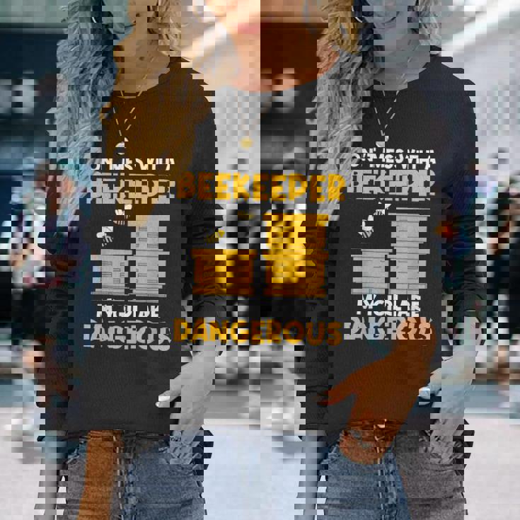 収穫養蜂家 これらを植えてミツバチを救いましょう 長袖Tシャツ 彼女への贈り物