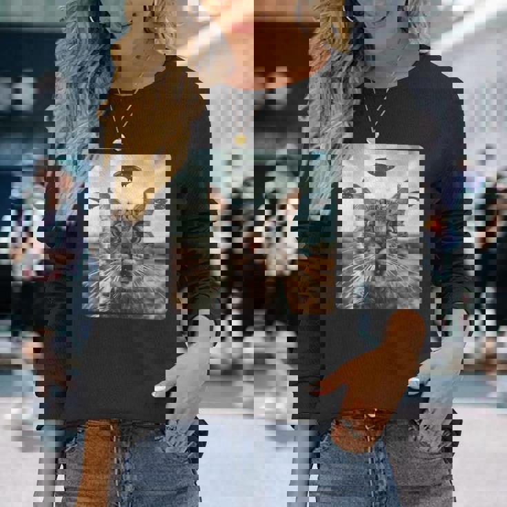 地球外との出会い 長袖Tシャツ 彼女への贈り物