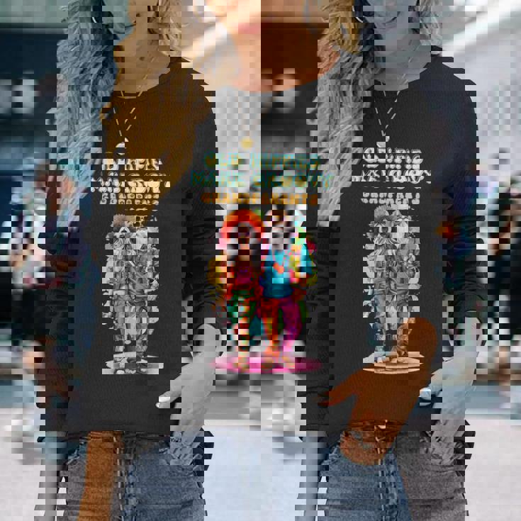 年老いたヒッピーがグルーヴィーな祖父母を作る 長袖Tシャツ 彼女への贈り物