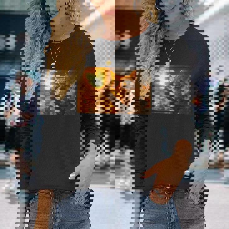 戦車砲身に猫と戦う愛国的な銃の権利 プロガン 長袖Tシャツ 彼女への贈り物