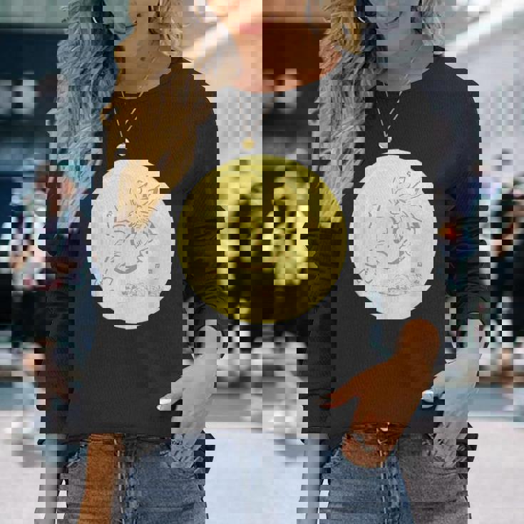 月 に映る 鳥獣戯画 兎 デザイン ウサギ うさぎ メンズ レディース キッズ 和風 和柄 グラフィック 長袖Tシャツ 彼女への贈り物