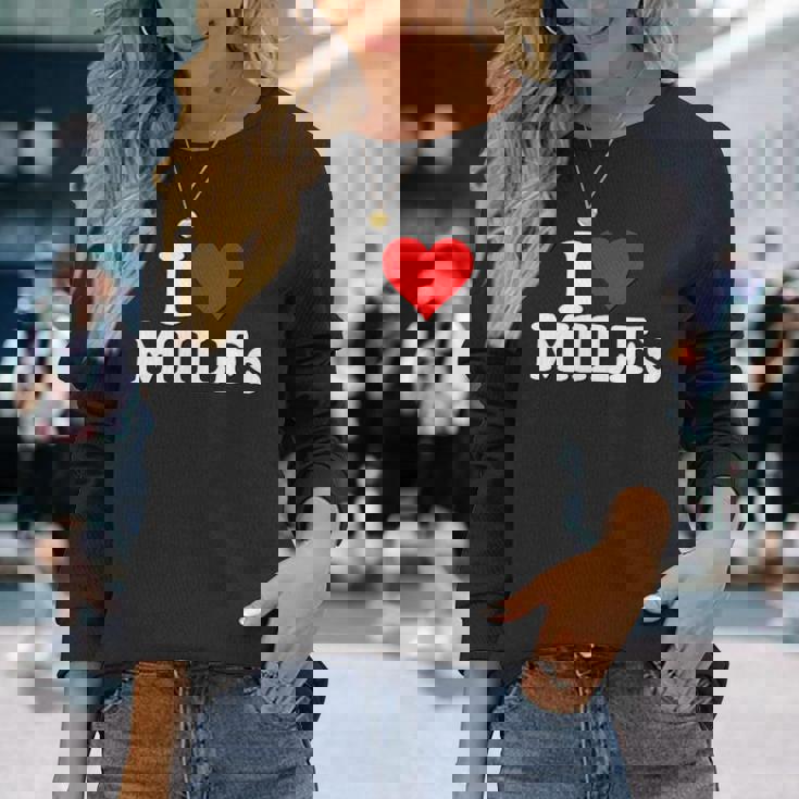 私は熟女が大好きです熟女が大好きです 長袖Tシャツ 彼女への贈り物