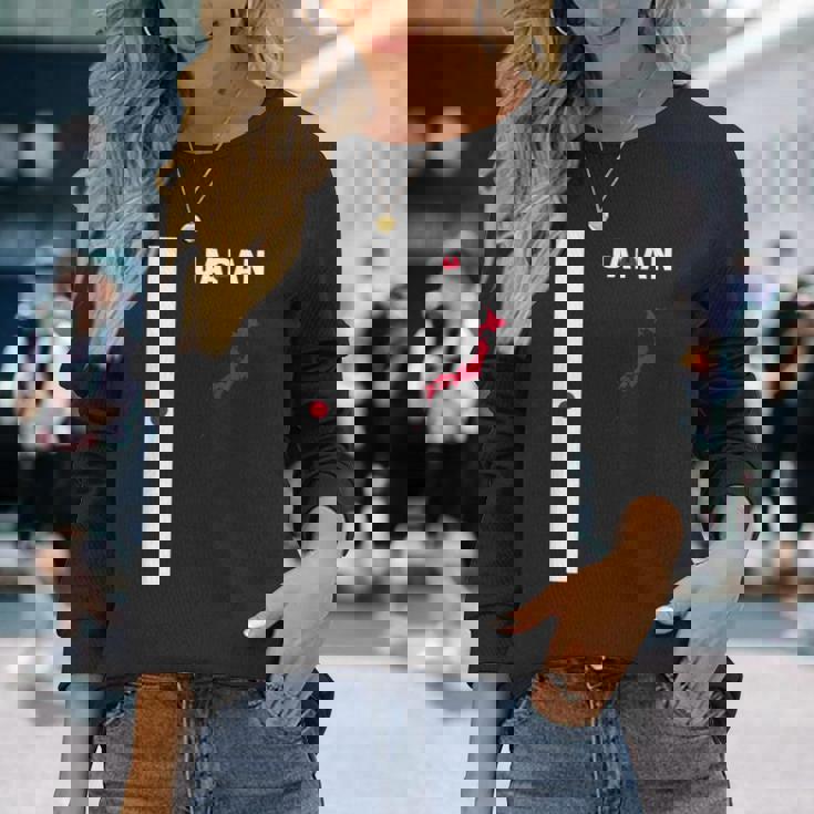 縦型日本国旗、文字「Japan」&シルエットマップ 長袖Tシャツ 彼女への贈り物